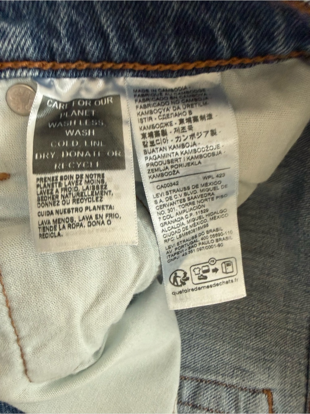 LEVIS - 501 High Rise Button-Fly Midi Denim Shorts - Picture 4 of 8